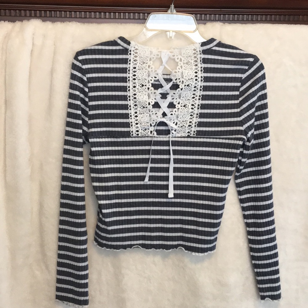 Long-Sleeved Crop Top with Lace Back